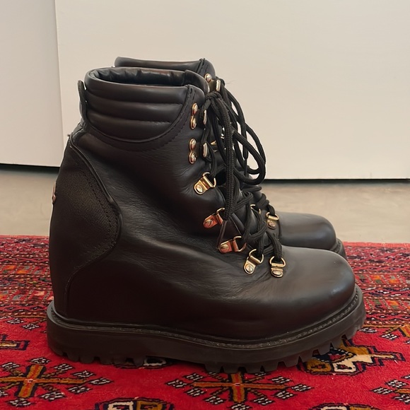 🖤🥾 SPECIAL EDITION MONCLER BOOTS - Picture 2 of 4